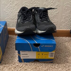 Brooks Levitate Black Running Shoes-pair 2